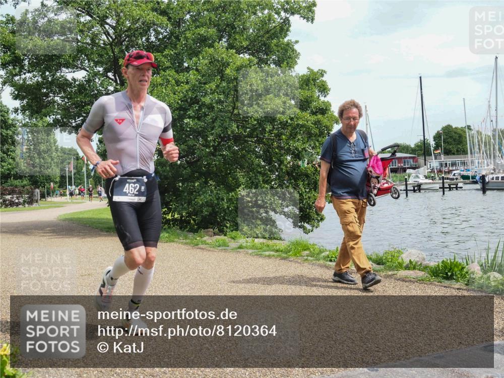 22.06.2025 - Viking Triathlon KatJ http://msf.ph/oto/8120364 22.06.2025 15:14:53 Laufen 462, 468 meine-sportfotos.de