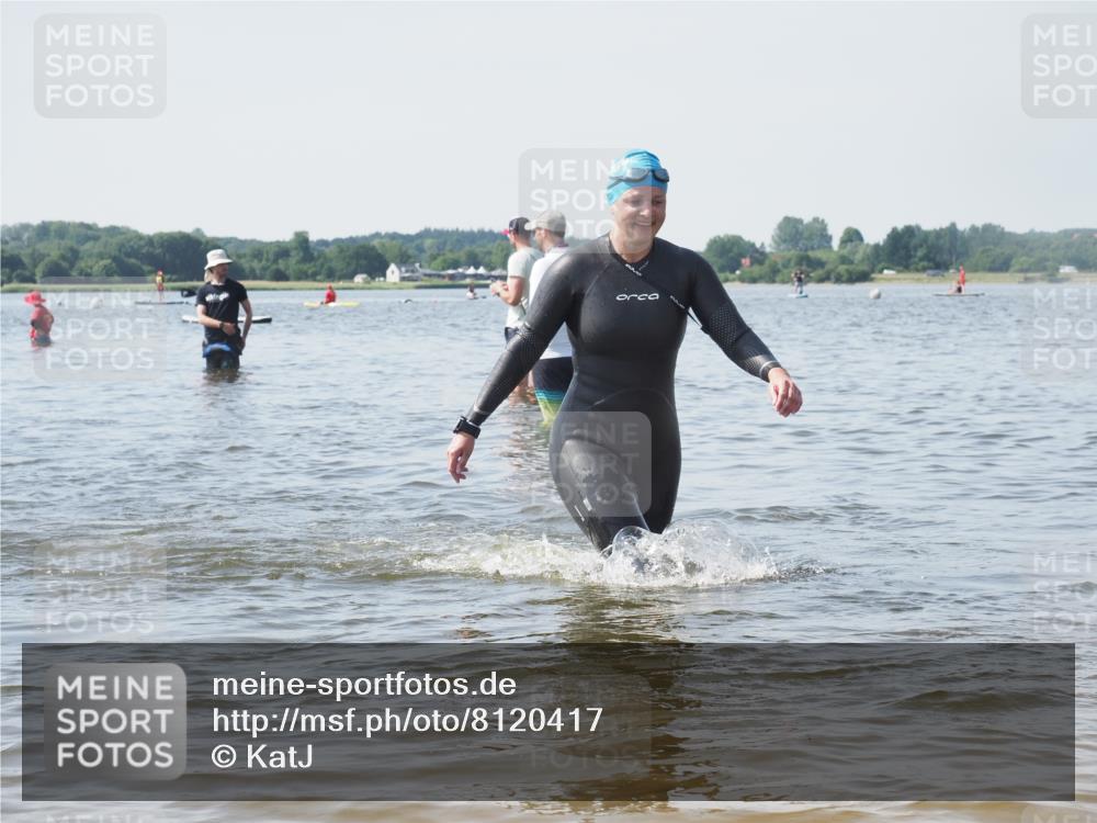 22.06.2025 - Viking Triathlon KatJ http://msf.ph/oto/8120417 22.06.2025 10:48:44 Schwimmen 166, 412, 607 meine-sportfotos.de