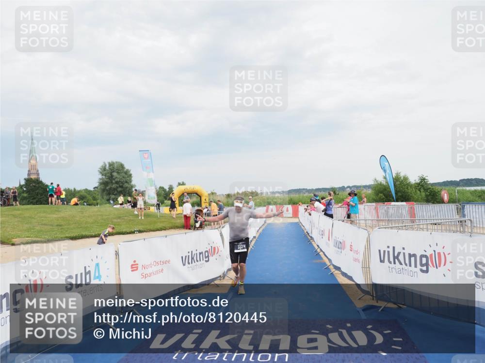 22.06.2025 - Viking Triathlon MichiJ http://msf.ph/oto/8120445 22.06.2025 17:03:31 Ziel 333 meine-sportfotos.de
