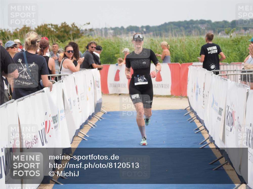 22.06.2025 - Viking Triathlon MichiJ http://msf.ph/oto/8120513 22.06.2025 15:12:02 Ziel 549 meine-sportfotos.de