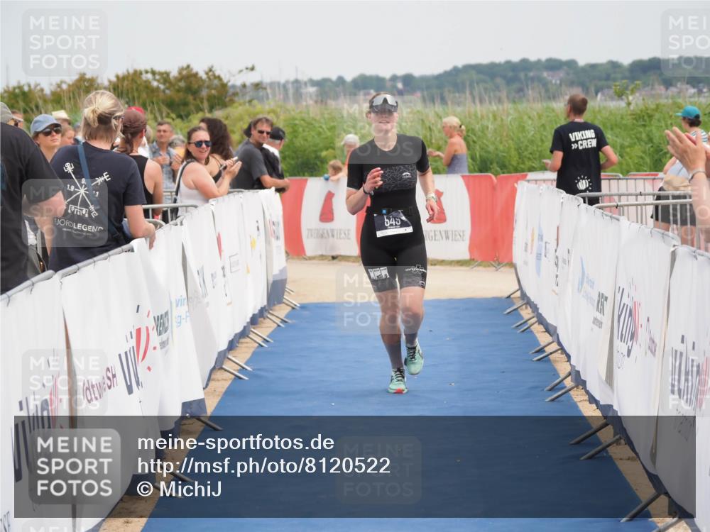 22.06.2025 - Viking Triathlon MichiJ http://msf.ph/oto/8120522 22.06.2025 15:12:02 Ziel 549 meine-sportfotos.de
