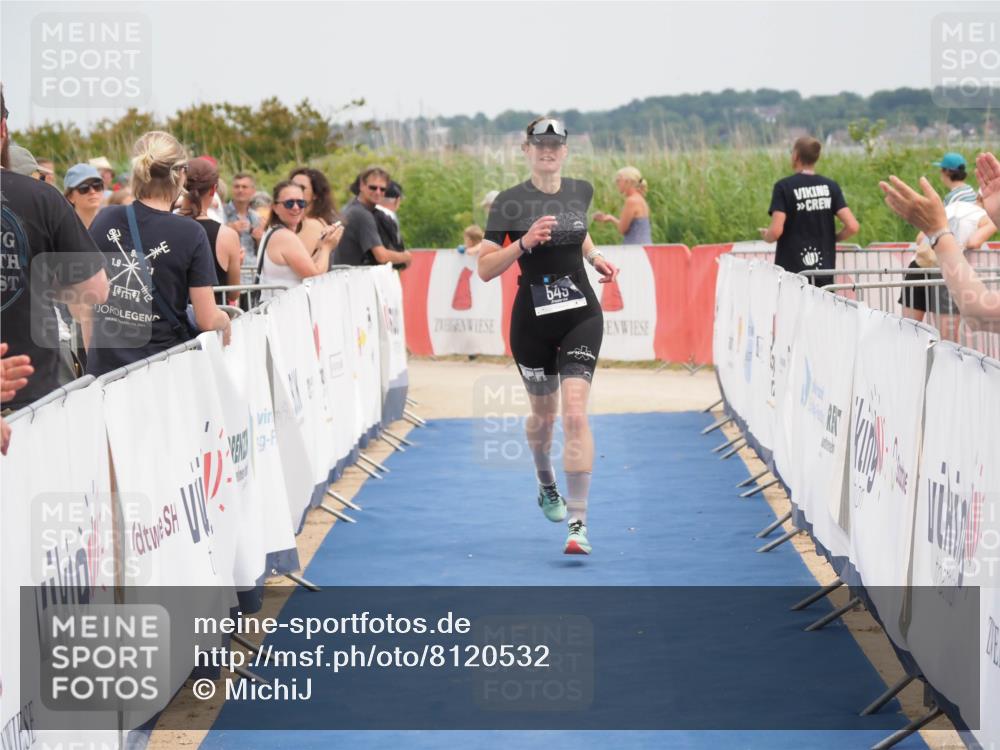 22.06.2025 - Viking Triathlon MichiJ http://msf.ph/oto/8120532 22.06.2025 15:12:02 Ziel 549 meine-sportfotos.de