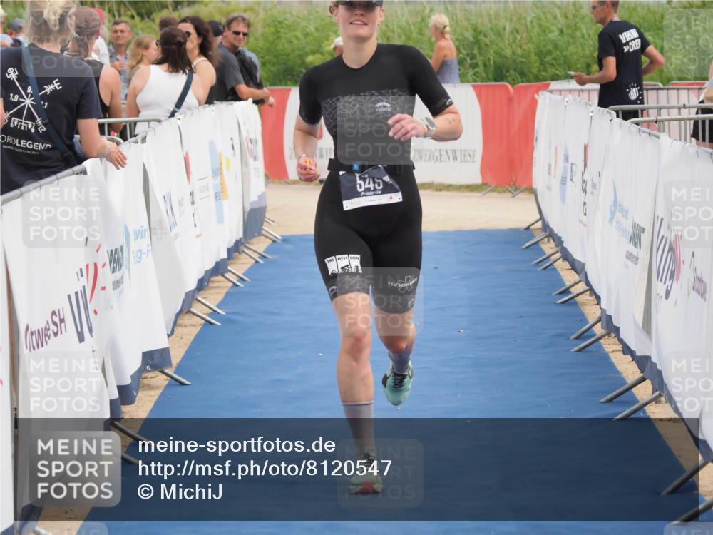 22.06.2025 - Viking Triathlon MichiJ http://msf.ph/oto/8120547 22.06.2025 15:12:03 Ziel 549 meine-sportfotos.de
