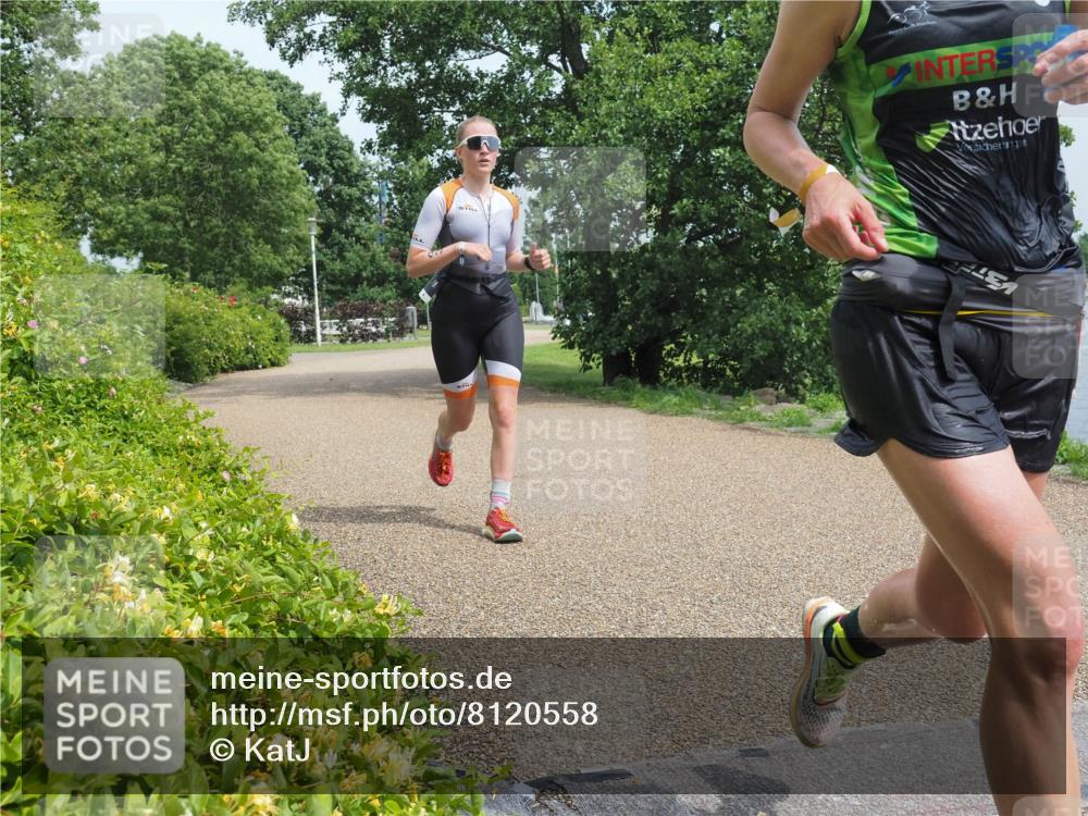 22.06.2025 - Viking Triathlon KatJ http://msf.ph/oto/8120558 22.06.2025 15:14:59 Laufen 43, 636 meine-sportfotos.de