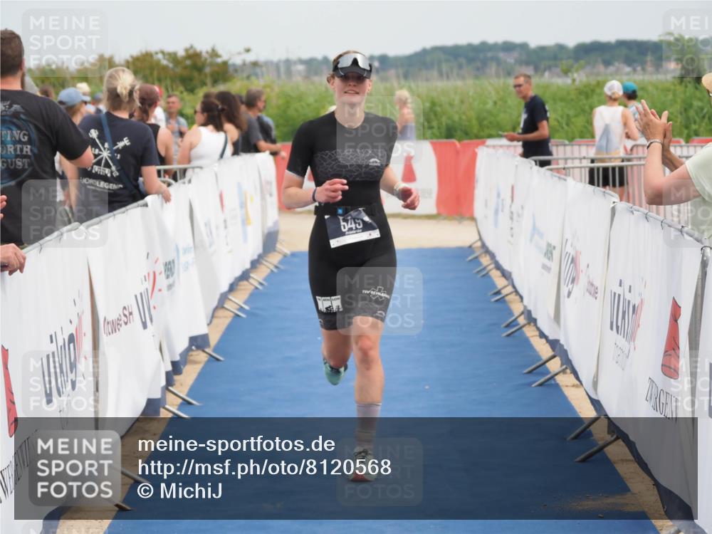 22.06.2025 - Viking Triathlon MichiJ http://msf.ph/oto/8120568 22.06.2025 15:12:04 Ziel 549 meine-sportfotos.de