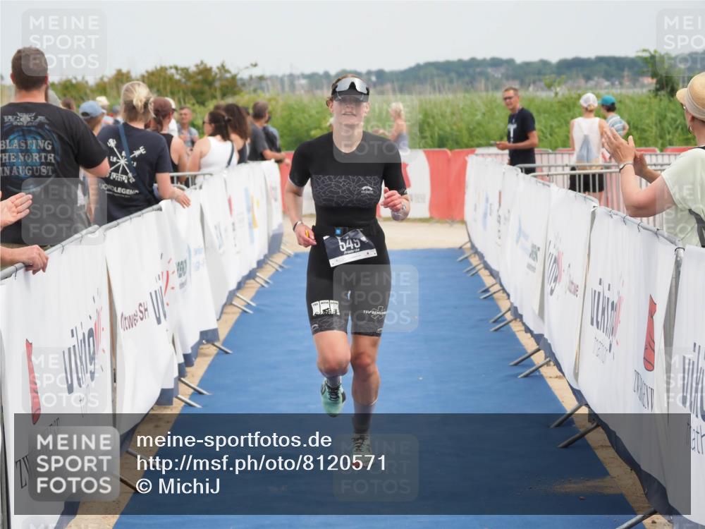 22.06.2025 - Viking Triathlon MichiJ http://msf.ph/oto/8120571 22.06.2025 15:12:04 Ziel 549 meine-sportfotos.de