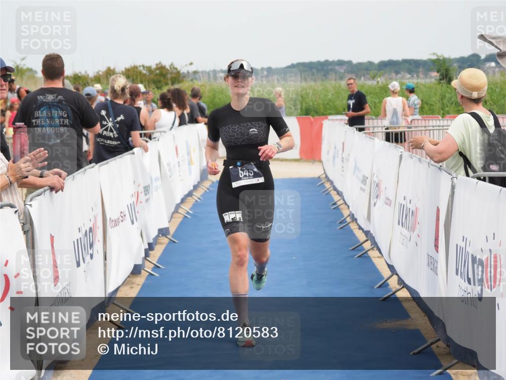 22.06.2025 - Viking Triathlon MichiJ http://msf.ph/oto/8120583 22.06.2025 15:12:04 Ziel 549 meine-sportfotos.de