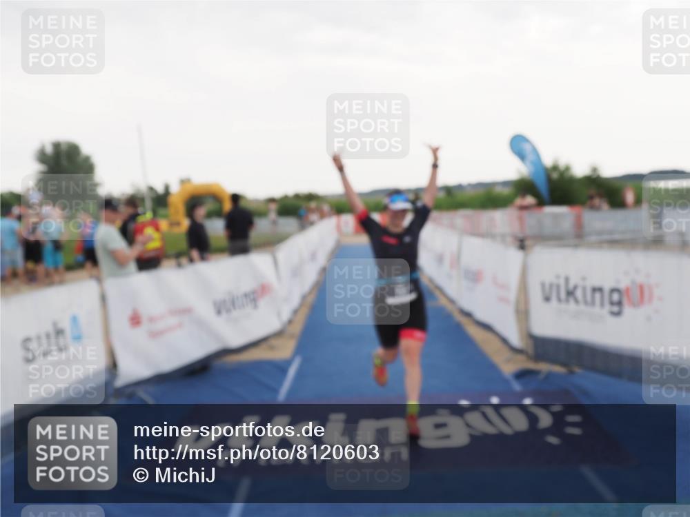 22.06.2025 - Viking Triathlon MichiJ http://msf.ph/oto/8120603 22.06.2025 16:30:45 Ziel 165 meine-sportfotos.de