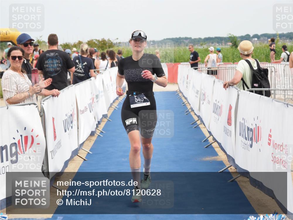 22.06.2025 - Viking Triathlon MichiJ http://msf.ph/oto/8120628 22.06.2025 15:12:05 Ziel 549 meine-sportfotos.de