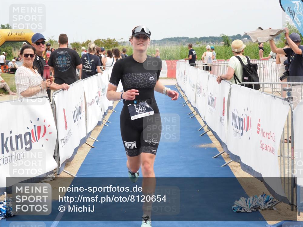22.06.2025 - Viking Triathlon MichiJ http://msf.ph/oto/8120654 22.06.2025 15:12:05 Ziel 549 meine-sportfotos.de