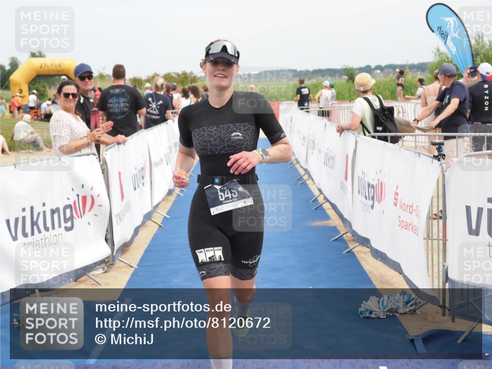 22.06.2025 - Viking Triathlon MichiJ http://msf.ph/oto/8120672 22.06.2025 15:12:06 Ziel 549 meine-sportfotos.de