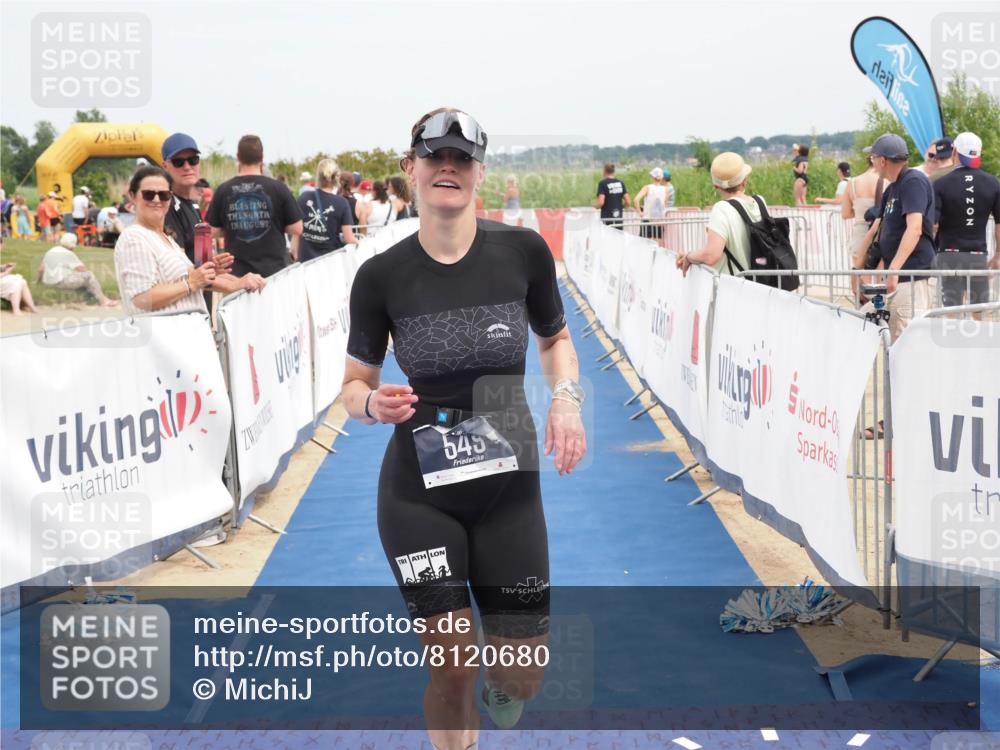 22.06.2025 - Viking Triathlon MichiJ http://msf.ph/oto/8120680 22.06.2025 15:12:06 Ziel 549 meine-sportfotos.de
