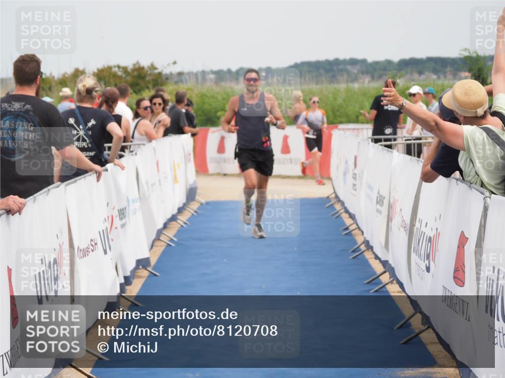 22.06.2025 - Viking Triathlon MichiJ http://msf.ph/oto/8120708 22.06.2025 15:12:26 Ziel 643 meine-sportfotos.de