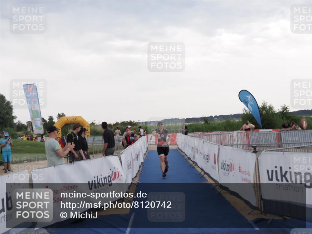 22.06.2025 - Viking Triathlon MichiJ http://msf.ph/oto/8120742 22.06.2025 16:31:41 Ziel 315 meine-sportfotos.de