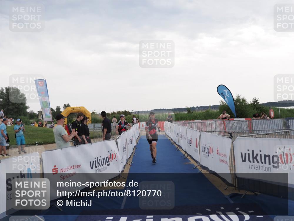 22.06.2025 - Viking Triathlon MichiJ http://msf.ph/oto/8120770 22.06.2025 16:31:42 Ziel 315 meine-sportfotos.de