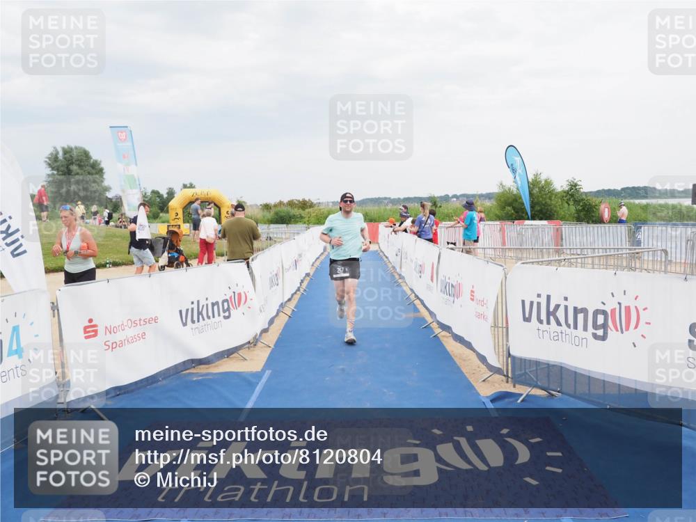 22.06.2025 - Viking Triathlon MichiJ http://msf.ph/oto/8120804 22.06.2025 17:04:33 Ziel 257 meine-sportfotos.de