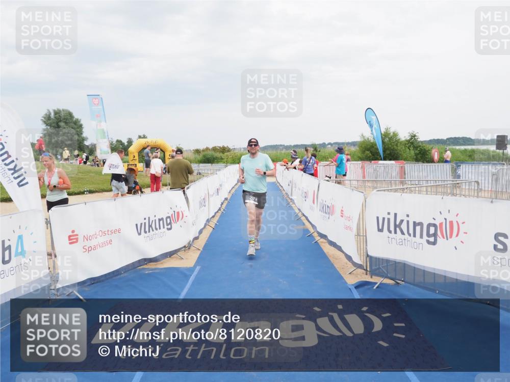 22.06.2025 - Viking Triathlon MichiJ http://msf.ph/oto/8120820 22.06.2025 17:04:34 Ziel 257 meine-sportfotos.de
