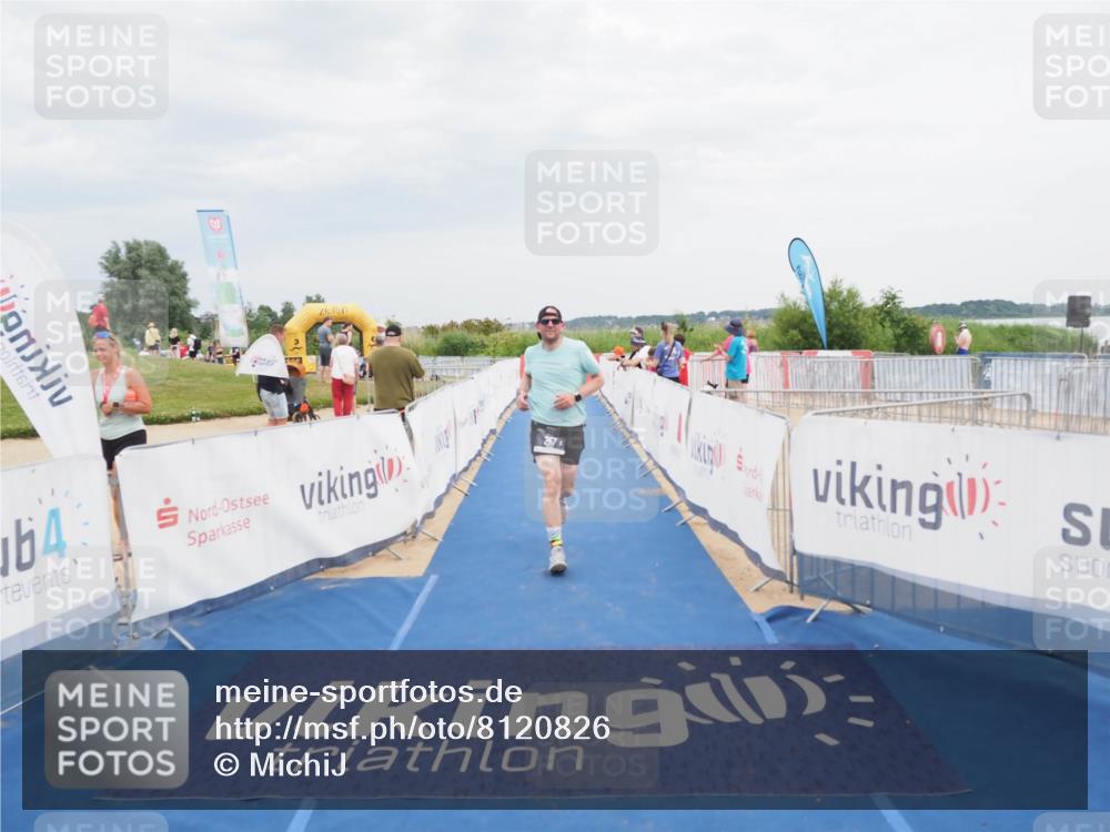 22.06.2025 - Viking Triathlon MichiJ http://msf.ph/oto/8120826 22.06.2025 17:04:34 Ziel 257 meine-sportfotos.de