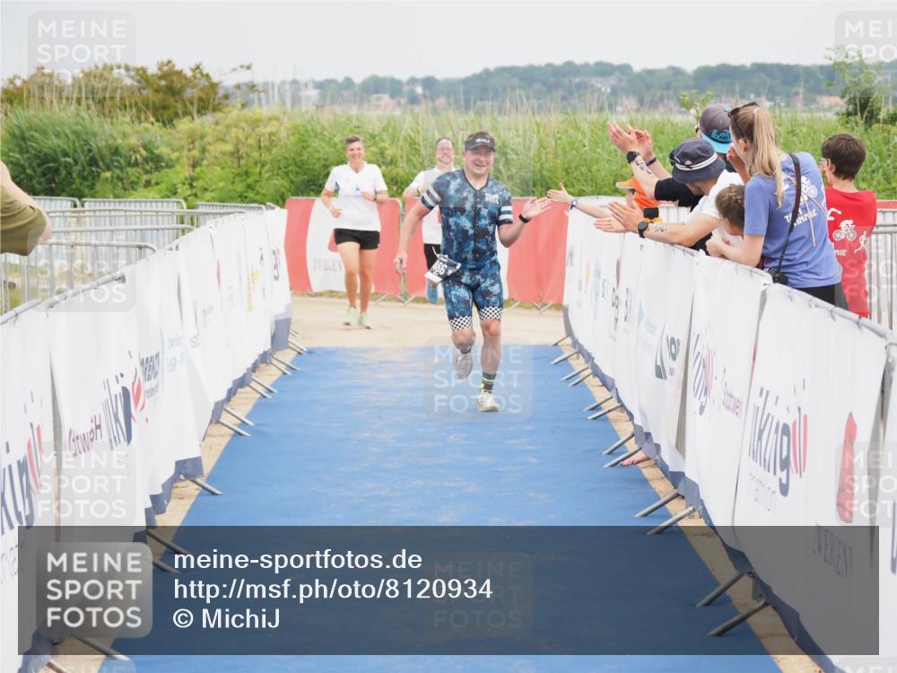 22.06.2025 - Viking Triathlon MichiJ http://msf.ph/oto/8120934 22.06.2025 17:04:43 Ziel 466 meine-sportfotos.de