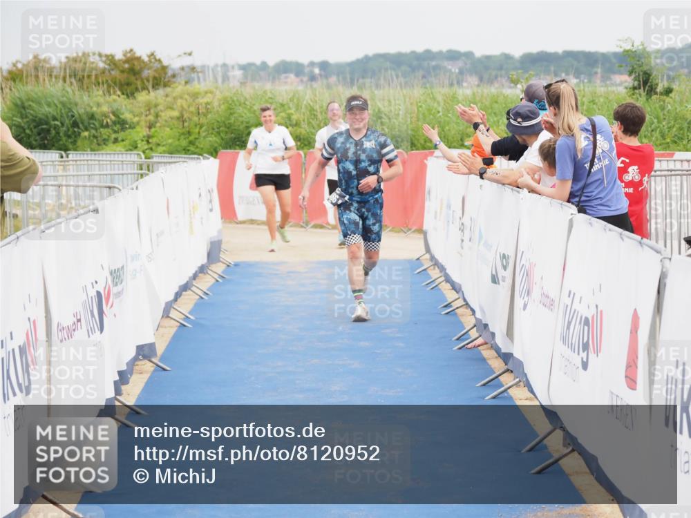 22.06.2025 - Viking Triathlon MichiJ http://msf.ph/oto/8120952 22.06.2025 17:04:44 Ziel 466 meine-sportfotos.de
