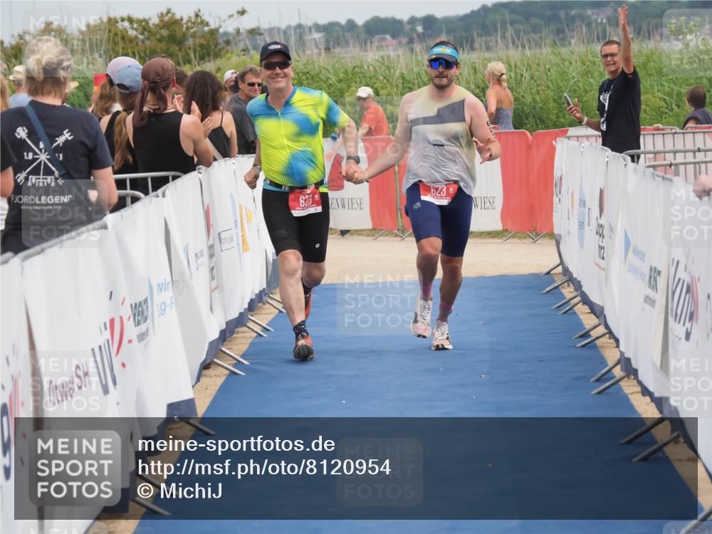 22.06.2025 - Viking Triathlon MichiJ http://msf.ph/oto/8120954 22.06.2025 15:13:04 Ziel 623 meine-sportfotos.de