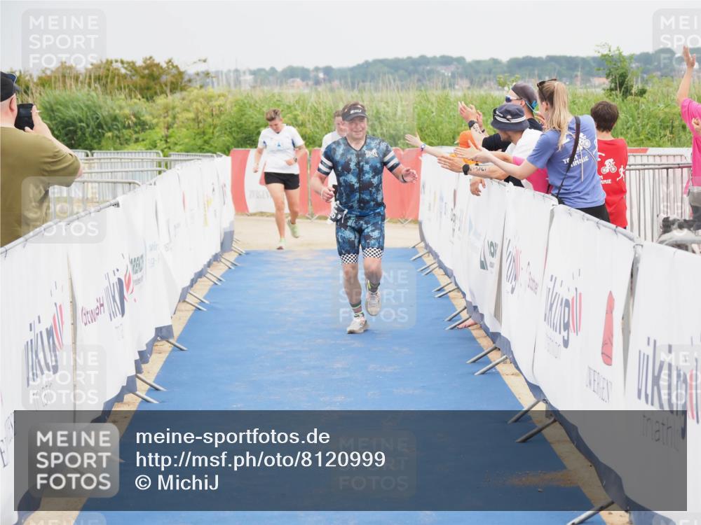 22.06.2025 - Viking Triathlon MichiJ http://msf.ph/oto/8120999 22.06.2025 17:04:44 Ziel 466 meine-sportfotos.de