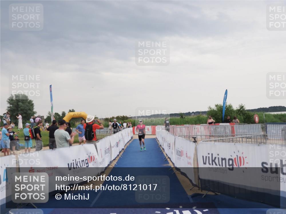 22.06.2025 - Viking Triathlon MichiJ http://msf.ph/oto/8121017 22.06.2025 16:35:30 Ziel 472 meine-sportfotos.de