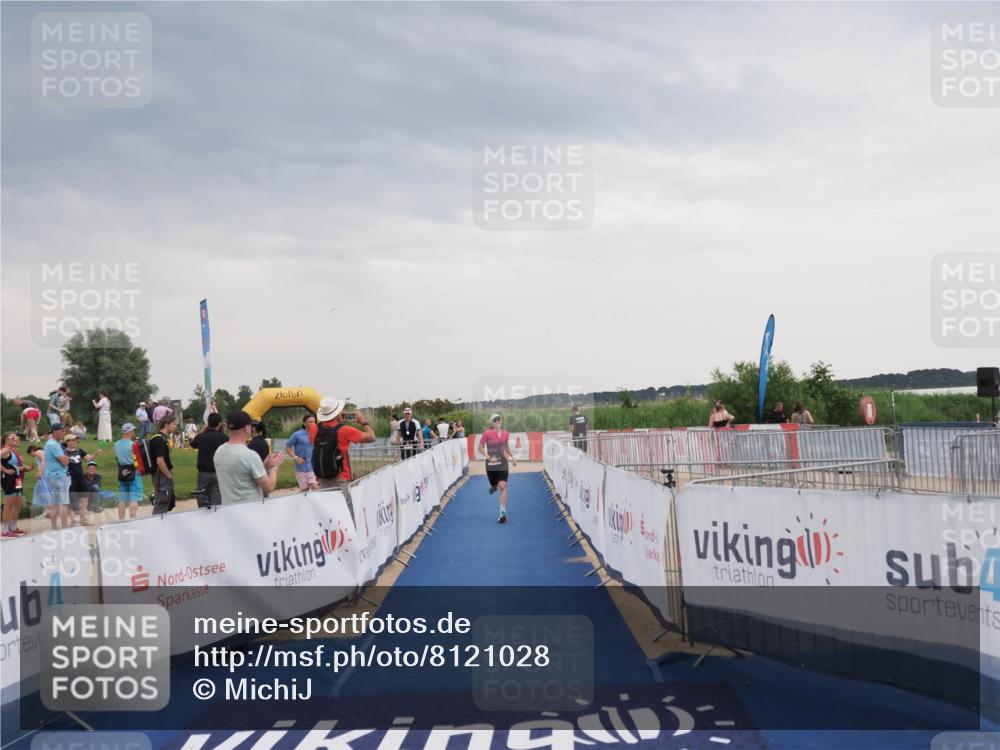 22.06.2025 - Viking Triathlon MichiJ http://msf.ph/oto/8121028 22.06.2025 16:35:30 Ziel 472 meine-sportfotos.de
