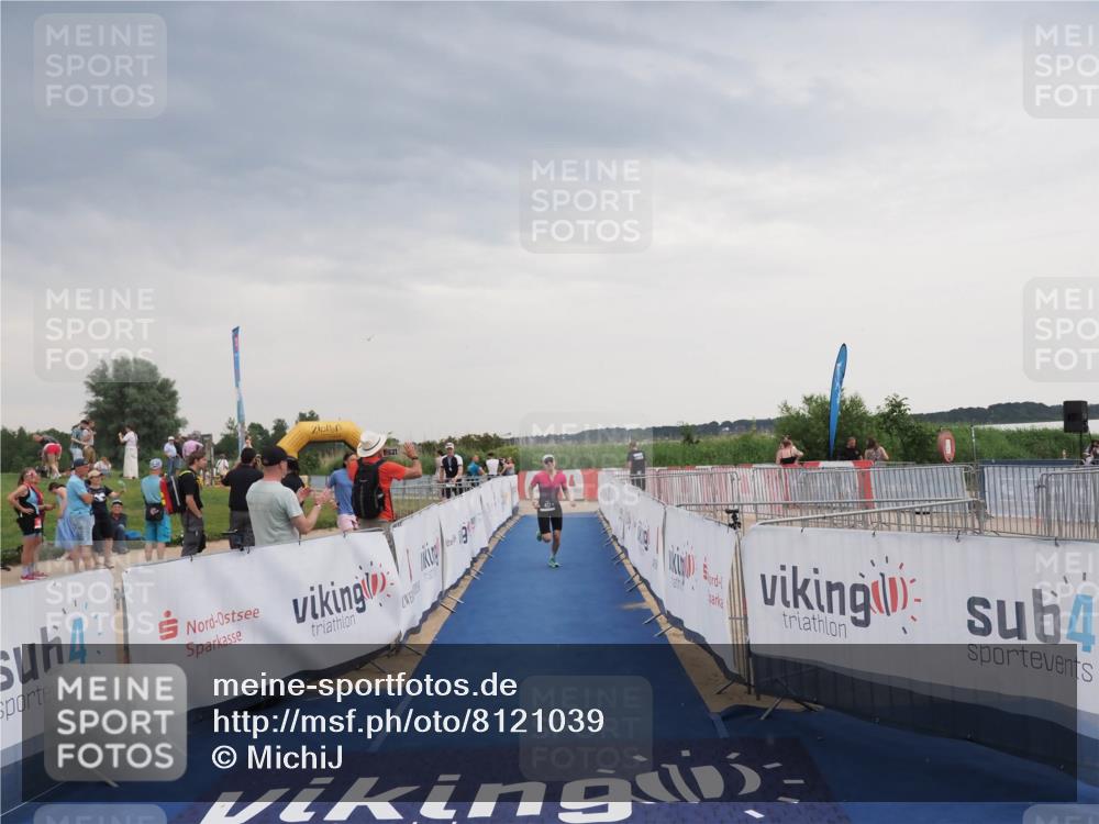 22.06.2025 - Viking Triathlon MichiJ http://msf.ph/oto/8121039 22.06.2025 16:35:30 Ziel 472 meine-sportfotos.de
