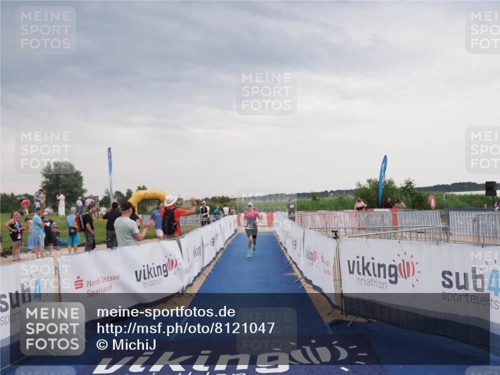 22.06.2025 - Viking Triathlon MichiJ http://msf.ph/oto/8121047 22.06.2025 16:35:30 Ziel 472 meine-sportfotos.de