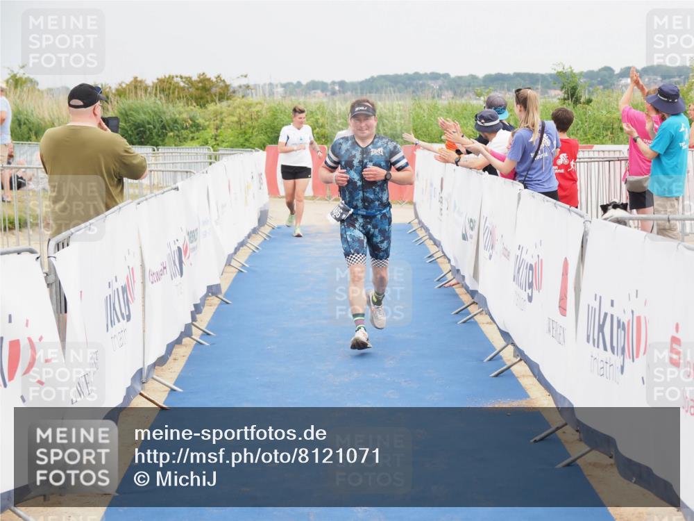 22.06.2025 - Viking Triathlon MichiJ http://msf.ph/oto/8121071 22.06.2025 17:04:45 Ziel 466, 656 meine-sportfotos.de