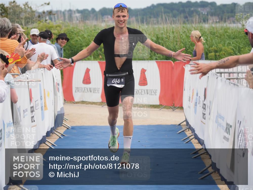 22.06.2025 - Viking Triathlon MichiJ http://msf.ph/oto/8121078 22.06.2025 14:59:44 Ziel 203 meine-sportfotos.de