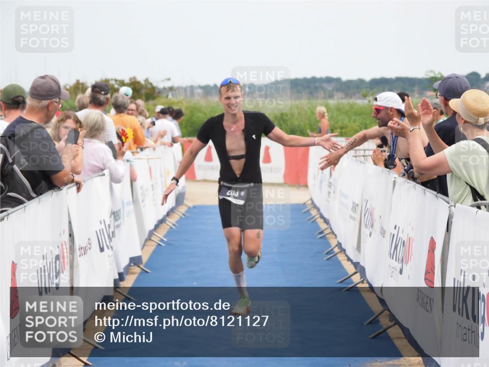 22.06.2025 - Viking Triathlon MichiJ http://msf.ph/oto/8121127 22.06.2025 14:59:45 Ziel 203 meine-sportfotos.de
