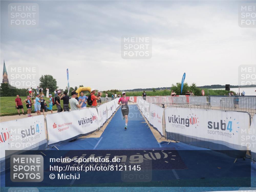 22.06.2025 - Viking Triathlon MichiJ http://msf.ph/oto/8121145 22.06.2025 16:35:31 Ziel 472 meine-sportfotos.de
