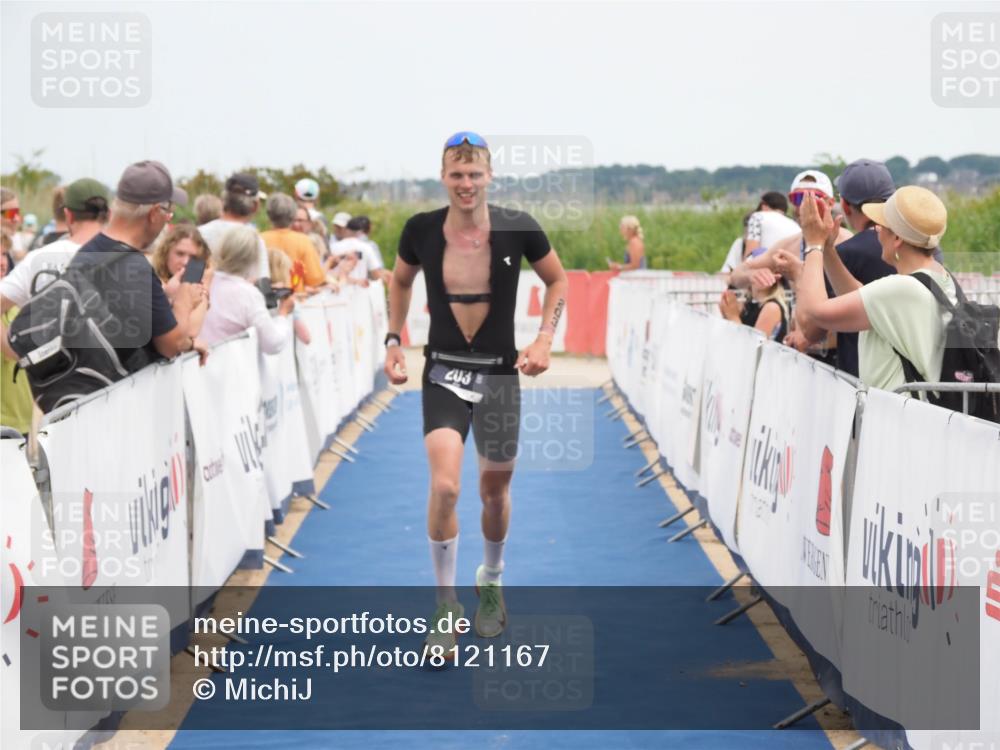 22.06.2025 - Viking Triathlon MichiJ http://msf.ph/oto/8121167 22.06.2025 14:59:46 Ziel 203 meine-sportfotos.de