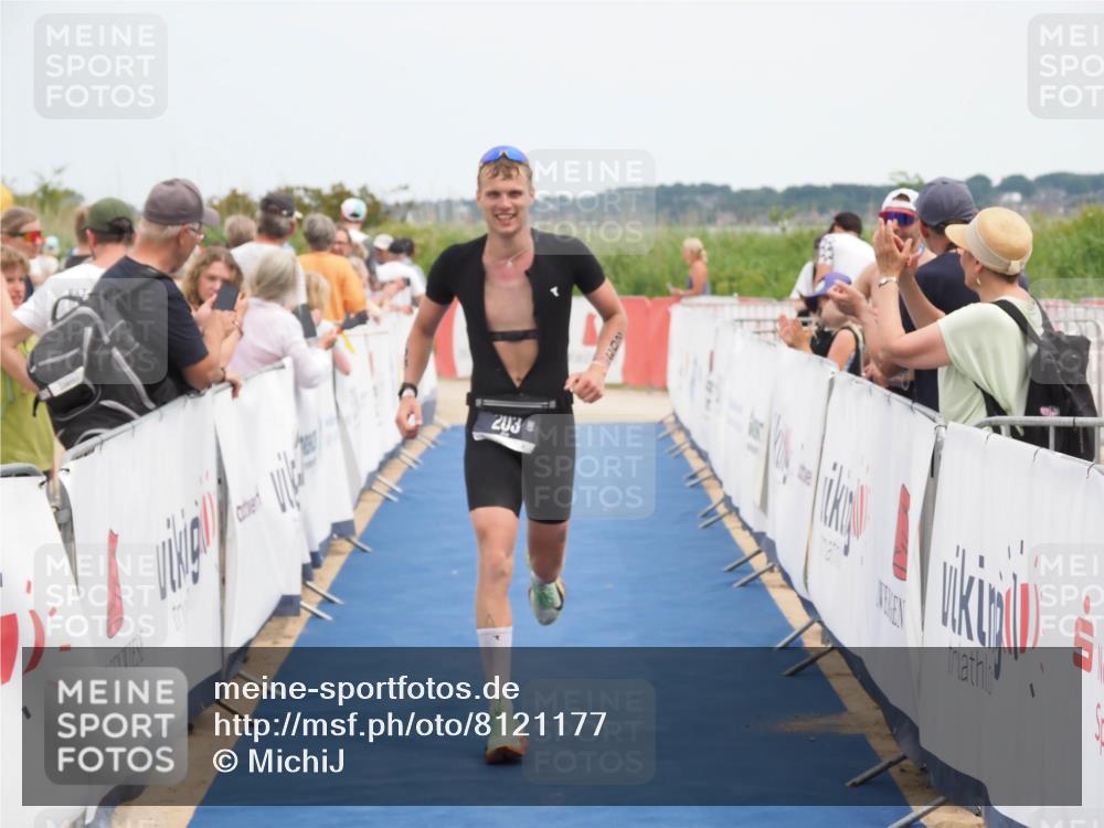 22.06.2025 - Viking Triathlon MichiJ http://msf.ph/oto/8121177 22.06.2025 14:59:46 Ziel 203 meine-sportfotos.de