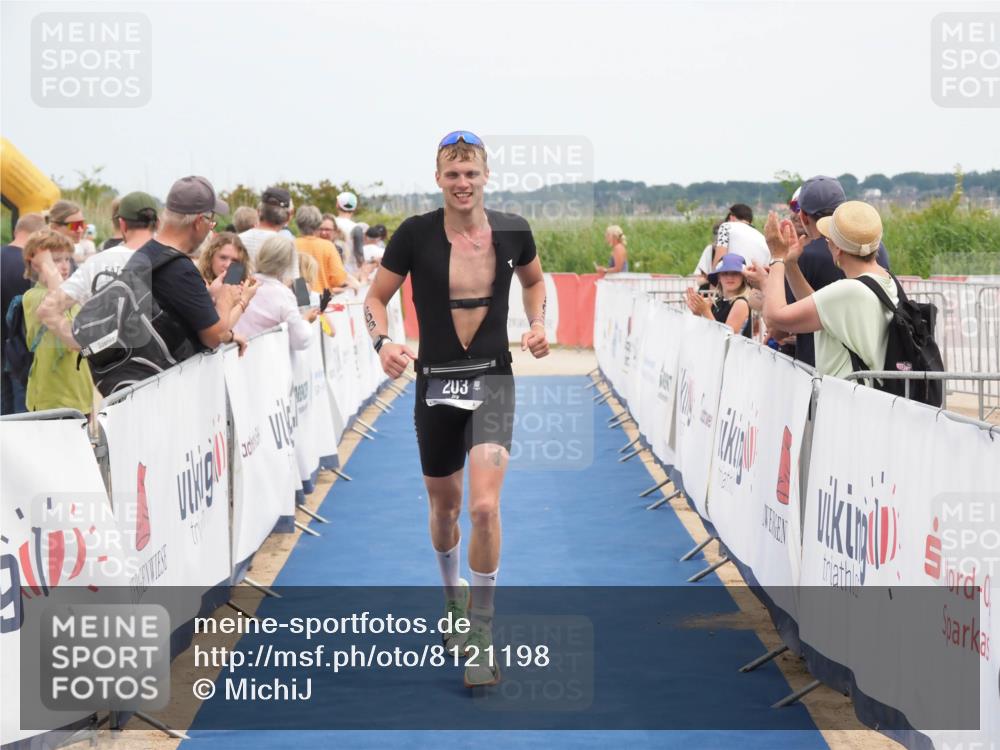 22.06.2025 - Viking Triathlon MichiJ http://msf.ph/oto/8121198 22.06.2025 14:59:46 Ziel 203 meine-sportfotos.de