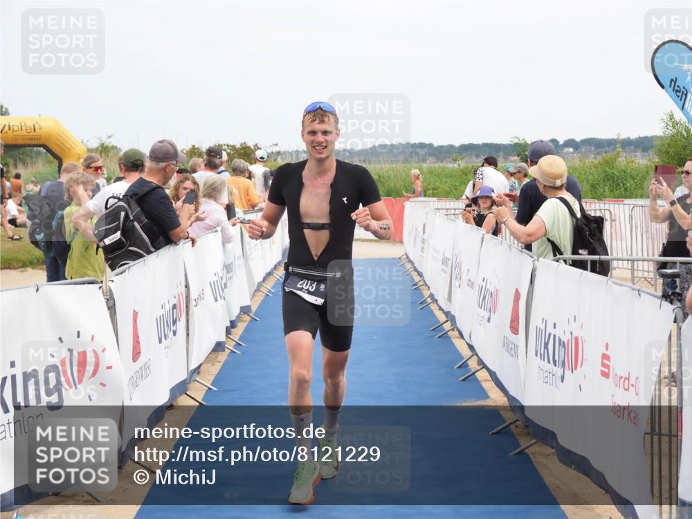 22.06.2025 - Viking Triathlon MichiJ http://msf.ph/oto/8121229 22.06.2025 14:59:46 Ziel 203 meine-sportfotos.de