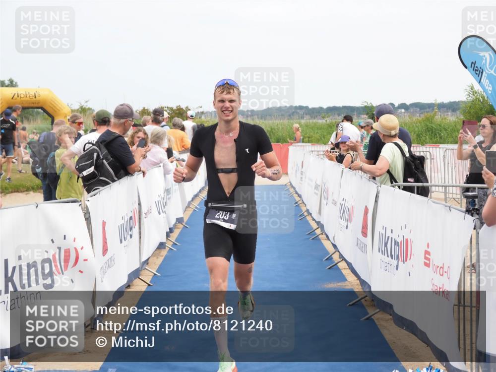 22.06.2025 - Viking Triathlon MichiJ http://msf.ph/oto/8121240 22.06.2025 14:59:47 Ziel 203 meine-sportfotos.de