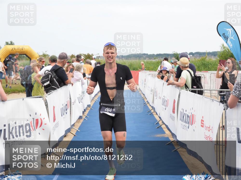 22.06.2025 - Viking Triathlon MichiJ http://msf.ph/oto/8121252 22.06.2025 14:59:47 Ziel 203 meine-sportfotos.de