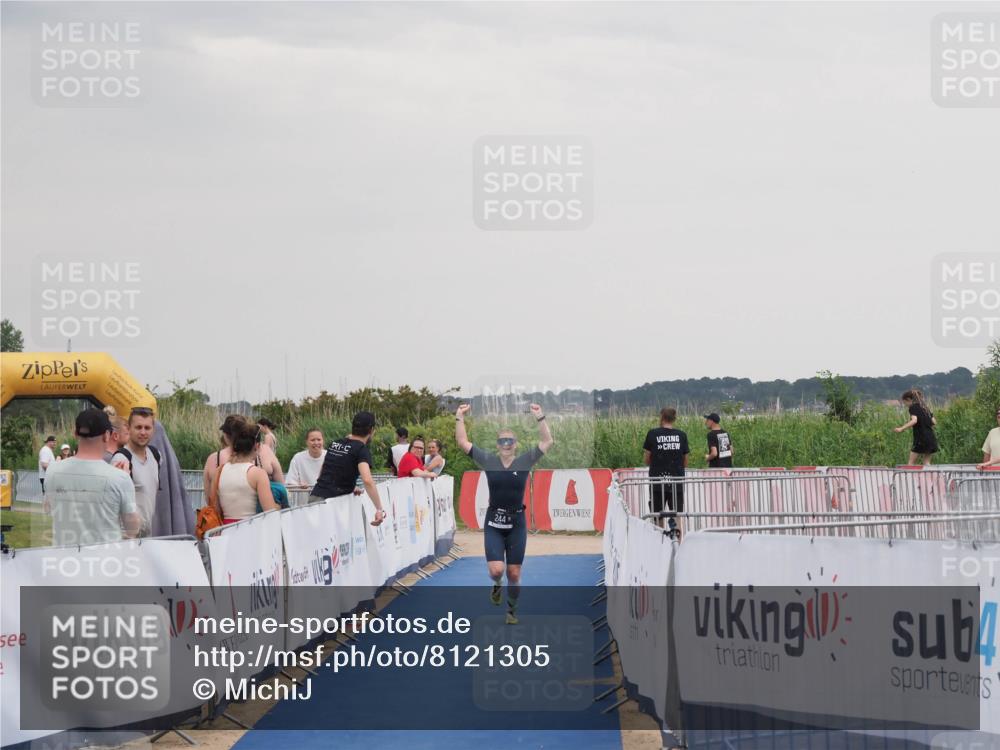22.06.2025 - Viking Triathlon MichiJ http://msf.ph/oto/8121305 22.06.2025 16:36:20 Ziel 244 meine-sportfotos.de