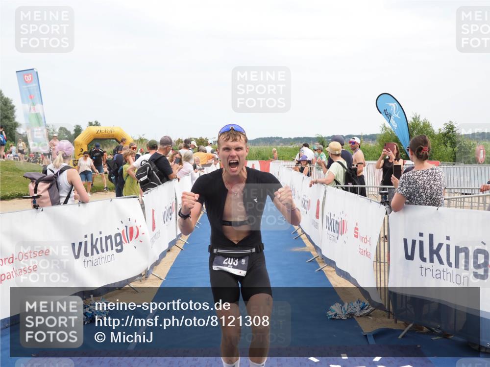 22.06.2025 - Viking Triathlon MichiJ http://msf.ph/oto/8121308 22.06.2025 14:59:47 Ziel 203 meine-sportfotos.de