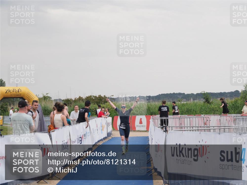 22.06.2025 - Viking Triathlon MichiJ http://msf.ph/oto/8121314 22.06.2025 16:36:20 Ziel 244 meine-sportfotos.de