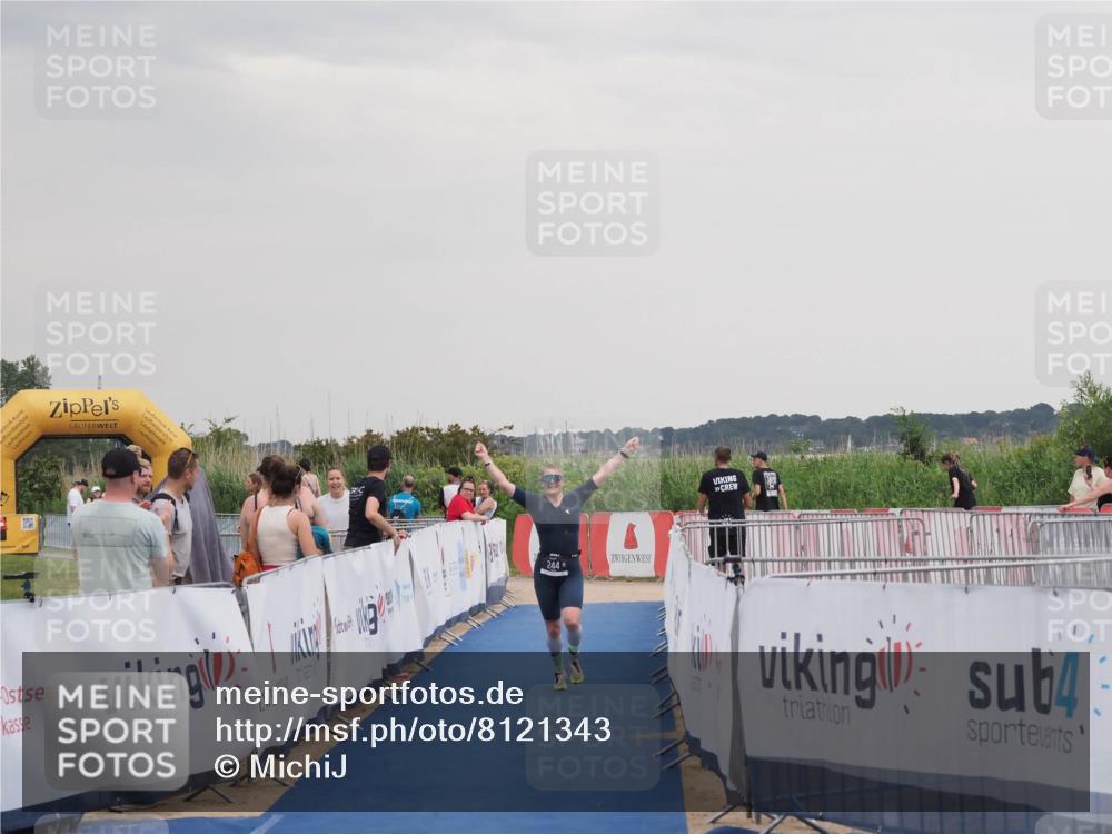22.06.2025 - Viking Triathlon MichiJ http://msf.ph/oto/8121343 22.06.2025 16:36:20 Ziel 244 meine-sportfotos.de