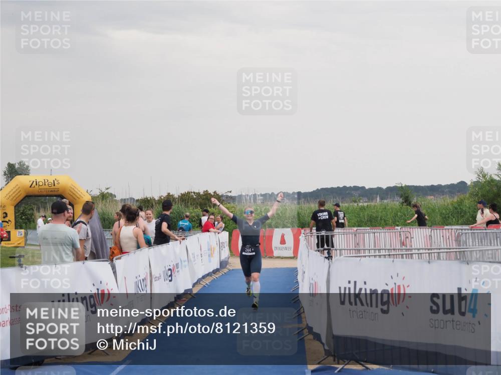 22.06.2025 - Viking Triathlon MichiJ http://msf.ph/oto/8121359 22.06.2025 16:36:20 Ziel 244 meine-sportfotos.de