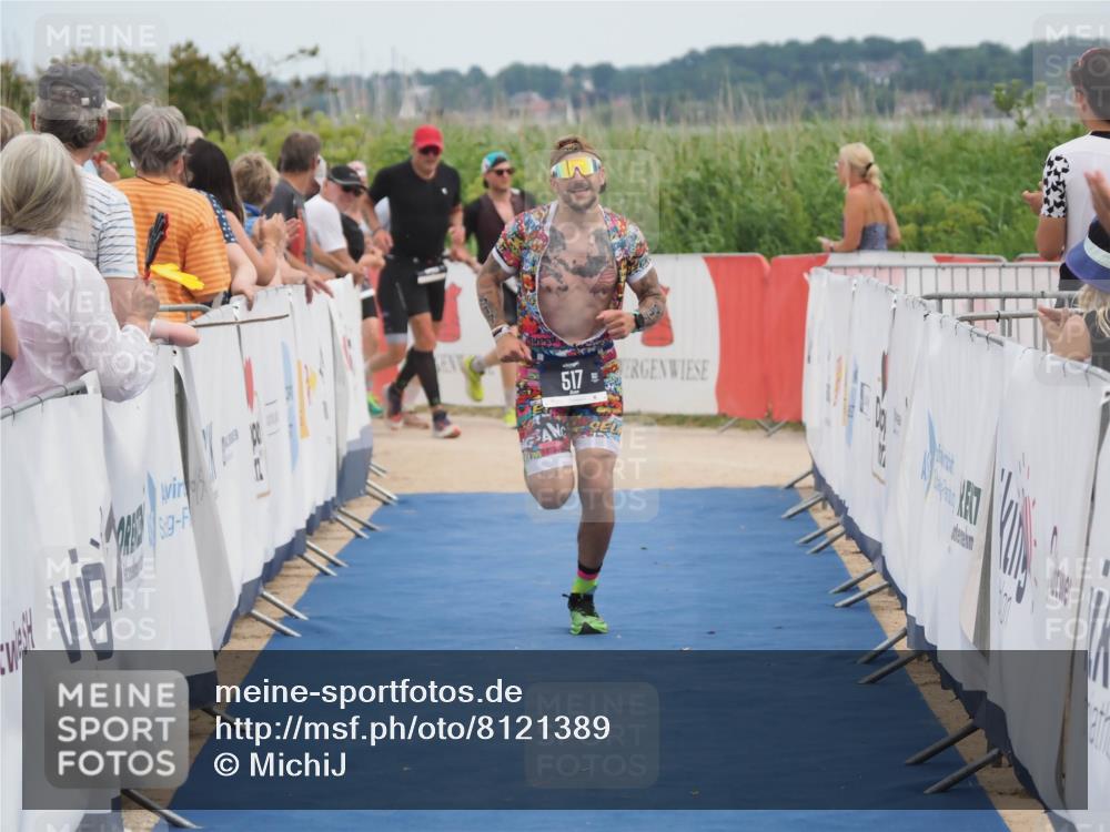 22.06.2025 - Viking Triathlon MichiJ http://msf.ph/oto/8121389 22.06.2025 15:00:02 Ziel 517 meine-sportfotos.de
