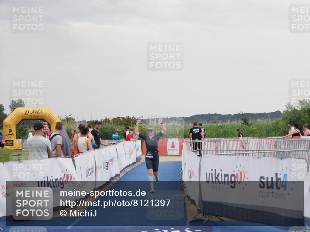 22.06.2025 - Viking Triathlon MichiJ http://msf.ph/oto/8121397 22.06.2025 16:36:21 Ziel 244 meine-sportfotos.de