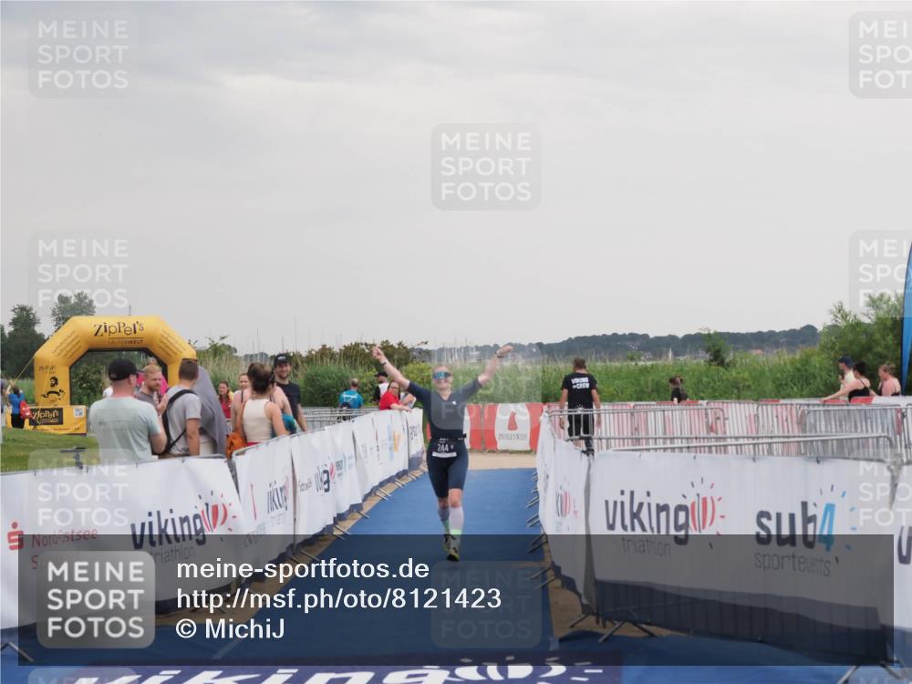 22.06.2025 - Viking Triathlon MichiJ http://msf.ph/oto/8121423 22.06.2025 16:36:21 Ziel 244 meine-sportfotos.de