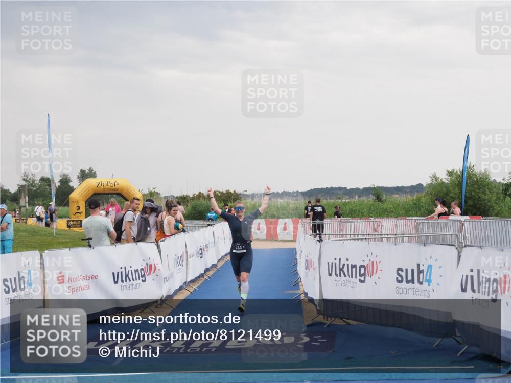 22.06.2025 - Viking Triathlon MichiJ http://msf.ph/oto/8121499 22.06.2025 16:36:22 Ziel 244 meine-sportfotos.de