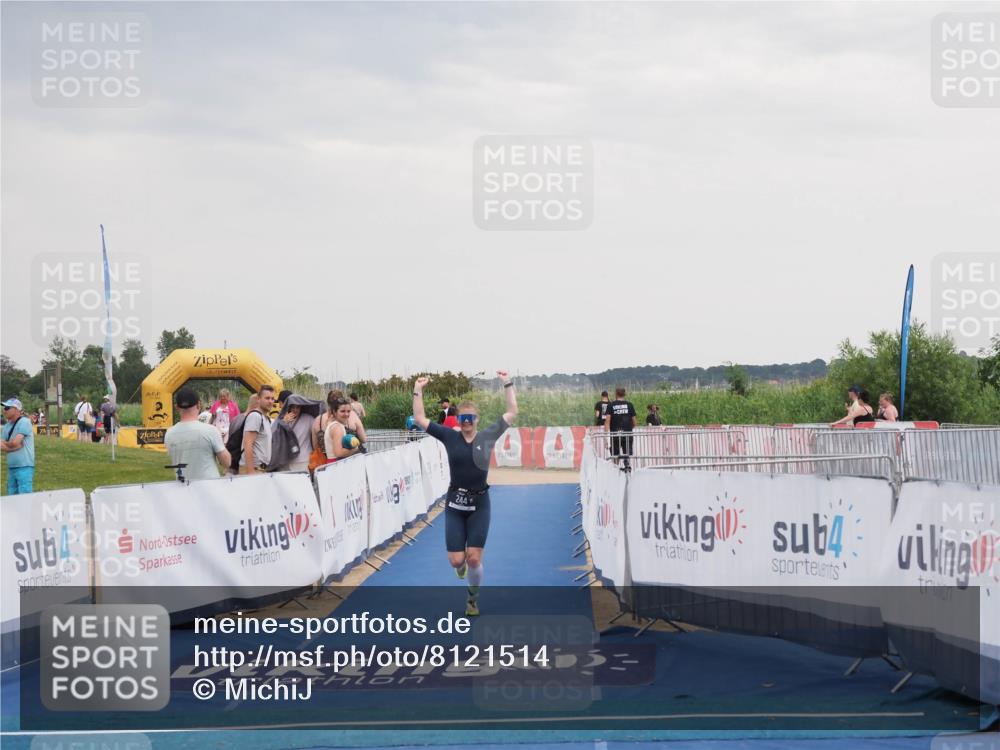 22.06.2025 - Viking Triathlon MichiJ http://msf.ph/oto/8121514 22.06.2025 16:36:22 Ziel 244 meine-sportfotos.de